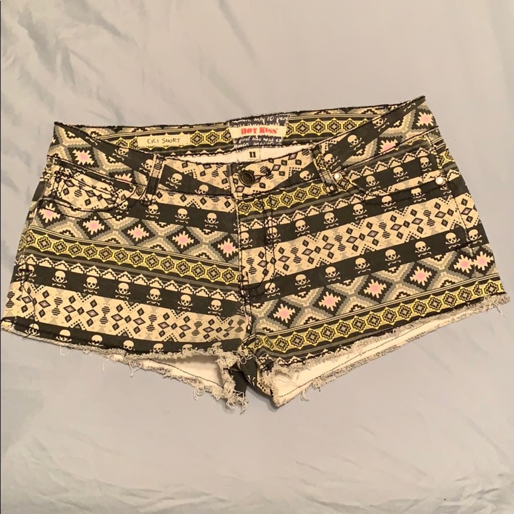 Skull shorts